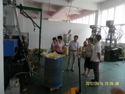 從實(shí)驗(yàn)室到生產(chǎn)線 生化系教師的塑料模具企業(yè)掛職之旅